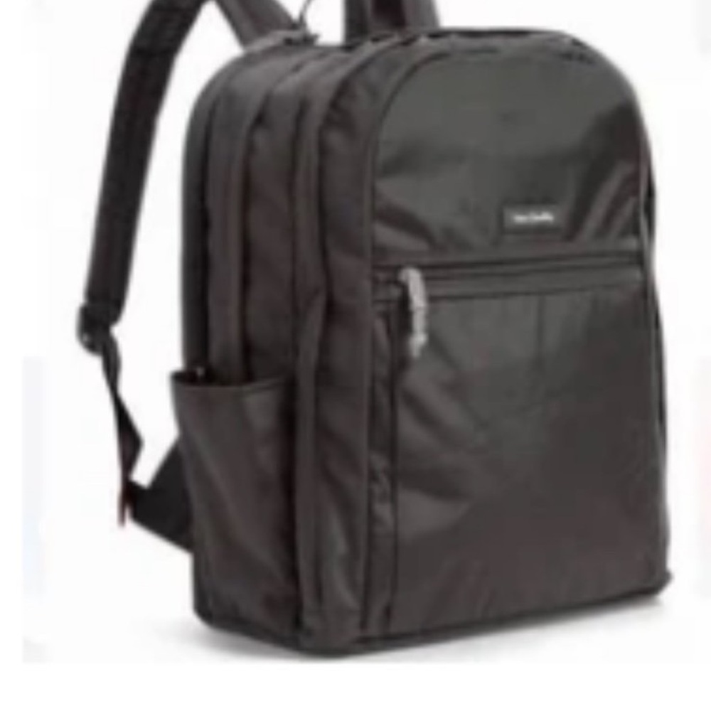 Vera Bradley
Lighten Up Grand
Backpack